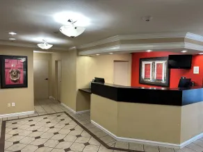 HomeTowne Studios by Red Roof Southfield - Reception