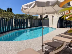 Ibis Lunel Petite Camargue - Pool