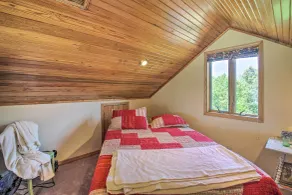 Spacious House w/ Wraparound Deck + Mtn Views! - Zimmer