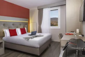 Everness Hotel & Resort - Room