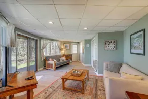 Mountaintop Mars Hill Cabin w/ Wraparound Deck! - Interiør