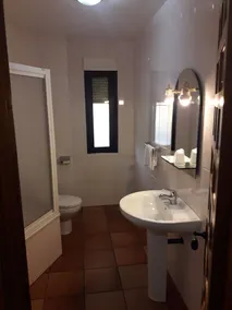 Hostal Restaurante Santa Cruz - Baño