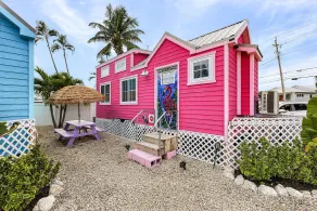 Matlacha Tiny Village - Rum