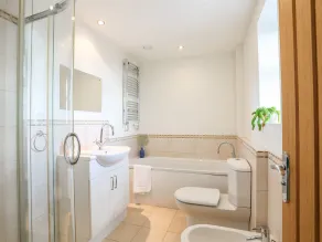 Gwelfor Barn - Badezimmer