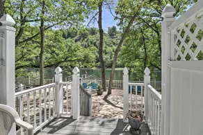 Lakeview Escape w/ Direct White River Access! - Interiör