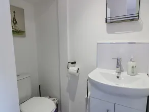 22 Turnberry Road - Bathroom