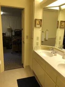 Deal's Bed & Breakfast Inn - Baño