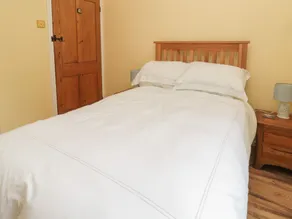 Red Squirrel Cottage, 5 Biddlestone - Værelse