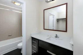 Candlewood Suites Dallas Market Center-Love Field by IHG - Salle de bain