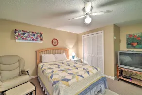 Pool & Lake Access: Mtn-View Cottage in Newland - Interiør