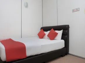 OYO 90180 Gemilang Hotel Kerteh - Chambre