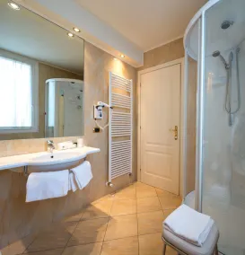 iH Hotels Padova Admiral - Bathroom