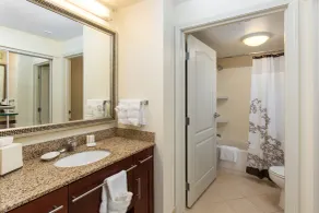Residence Inn by Marriott Springfield Old Keene Mill - Salle de bain
