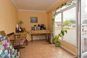 Riviera Inn - Hall