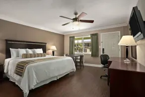 Quality Inn & Suites Santa Maria - Room