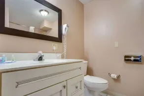 Quality Inn Hastings - Bathroom