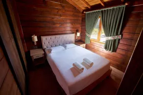 Flora Handüzü Resort & Wellness Bungalow Hotel - Zimmer