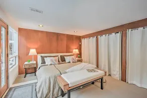 Edmonds Apartment with Private Wine Cellar! - Interiör