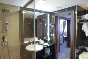 Movenpick hotel Sarajevo - Bathroom