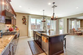 Family Home w/ Patio & Fenced Yard in Brentwood - Innvendig