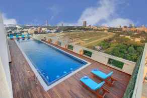 Holiday Inn Bengaluru Racecourse by IHG - Pool