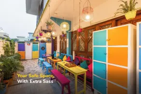 goSTOPS Lite Varanasi - Lobby sitting area
