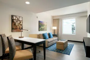 Embassy Suites by Hilton San Antonio Landmark - Rum