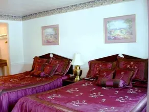 Monterey Pines Inn - Room