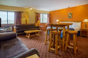 Days Inn & Suites by Wyndham Stevens Point - Rum