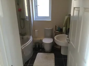 Modern 2 Bedroom House - Salle de bain