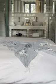 The Hamptons Boutique Hotel - Bathroom