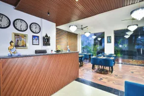 LA Riqueza Koala Inn Mcleod Ganj # Close to Mall Road # Newly Built # Mountain View Rooms with Balcony #Big Parking # Lift - Rezeption
