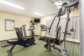 Baymont by Wyndham Waycross - Fitness facility