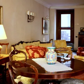 Relais Ducale - Coin salon dans le hall