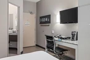 Prairie Crest Medicine Hat by IHG - Quarto