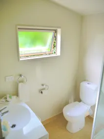 10 Cottages - Bathroom