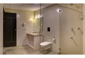 Summit Namnang Courtyard & Spa Near Mg Marg - Bathroom