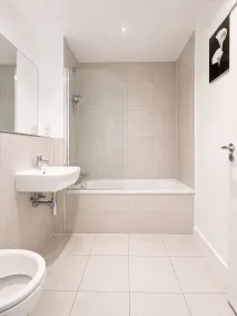 Modern 2BR Croydon Sleeps 7 Near Station - Badrum