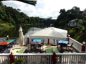 Serenity Lakeside Resort - Restaurant