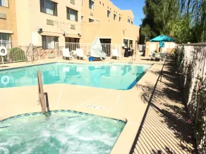 Red Lion Inn & Suites Goodyear Newly Renovated - Piscine