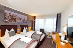 Ramada by Wyndham Dresden - Room