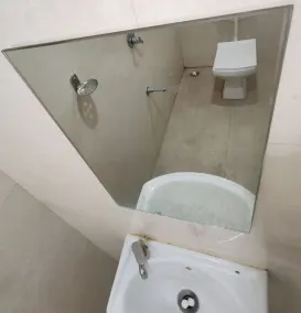 Hotel Sai Samrat INN - Bathroom