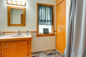 Grand Blanc Rental w/ Gas Grill & Private Yard - Salle de bain