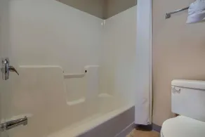 Super 8 by Wyndham Charles City - Bad