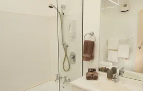 Bavarian Motel - Bathroom