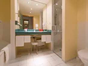 DORMERO Hotel Altes Kaufhaus Lüneburg - Salle de bain