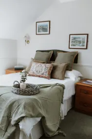The Lugger Inn - Quarto