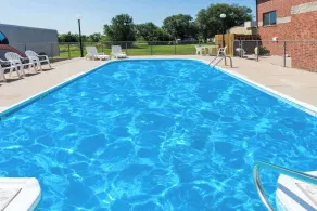 Super 8 by Wyndham Chanute - Pool