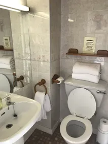 Dorstan House - Bathroom