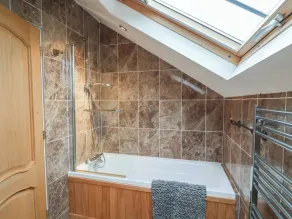 Cob Barn - Baño